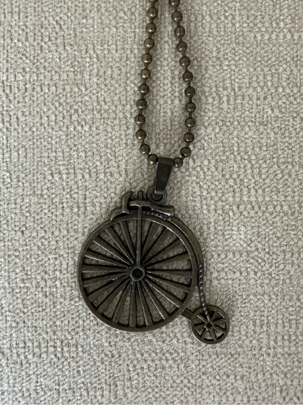 Bronze Metal Bicycle Wheel Pendant With Chain NWOT
